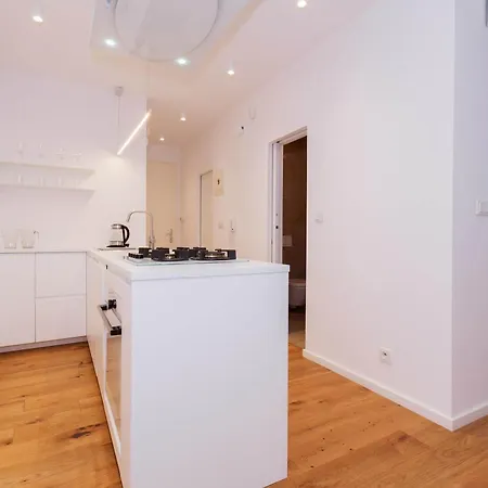 Minimalist Scandi - Cozy & Stylish Bratislava