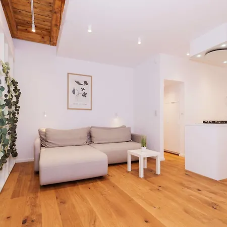 Apartment Minimalist Scandi - Cozy & Stylish *