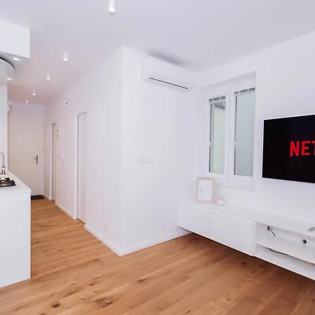 Apartment Minimalist Scandi - Cozy & Stylish Bratislava