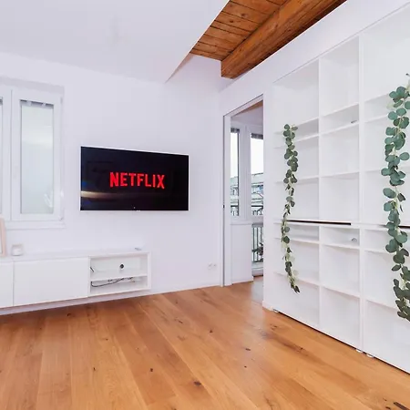 Minimalist Scandi - Cozy & Stylish Apartment