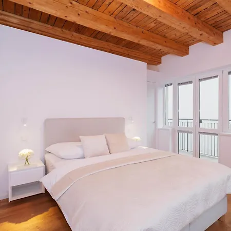 Minimalist Scandi - Cozy & Stylish *
